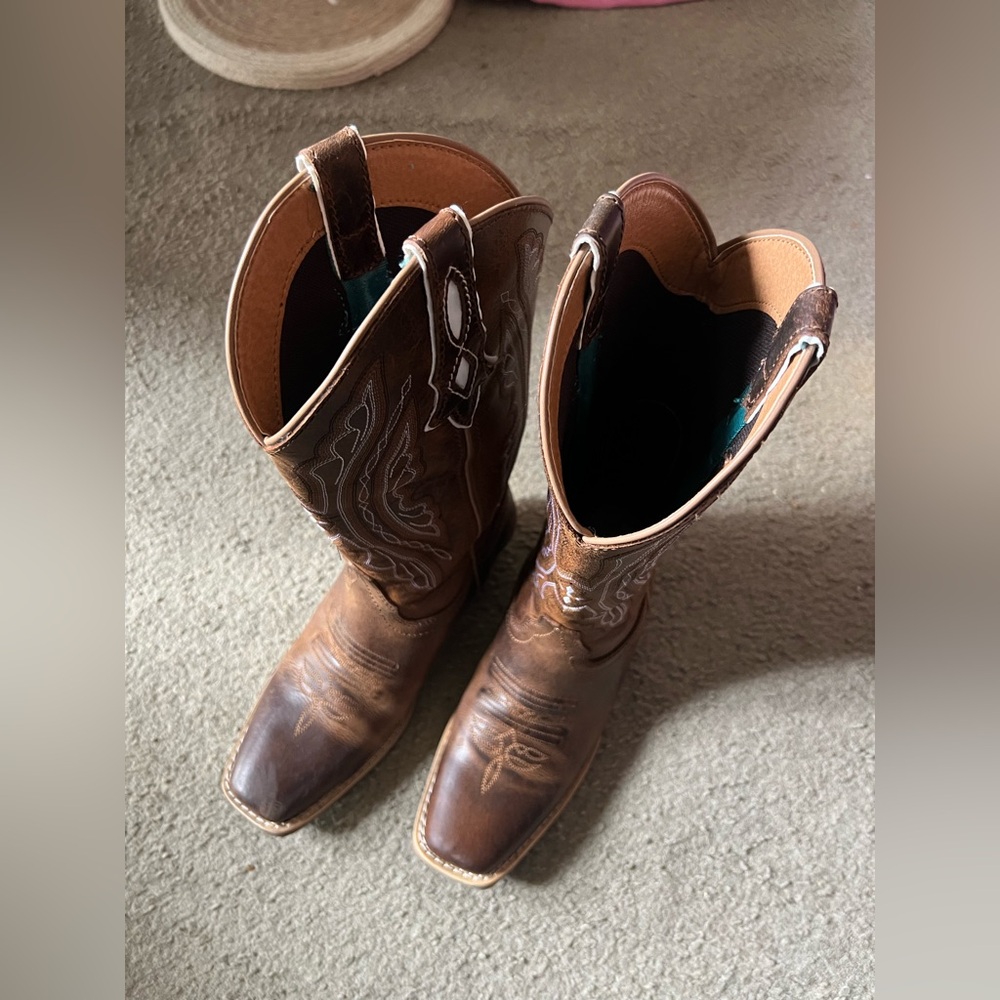 Justin Boots Brown Leather Western Heeled Boots - Picture 6 of 8